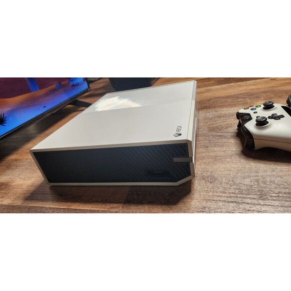 Xbox One White Console, Charger & Controller Special Edit Quantum Break (7Games) - Picture 6 of 16